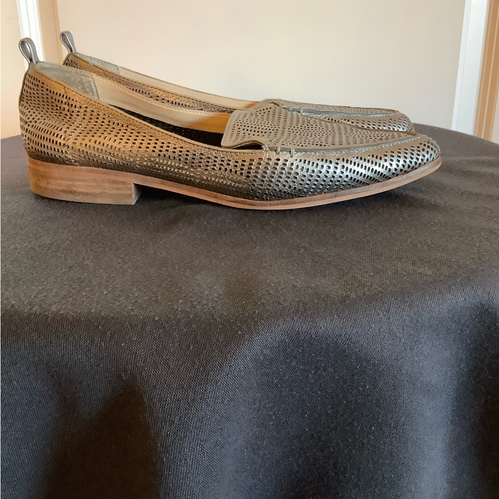 Vince Camuto Perforated 91/2